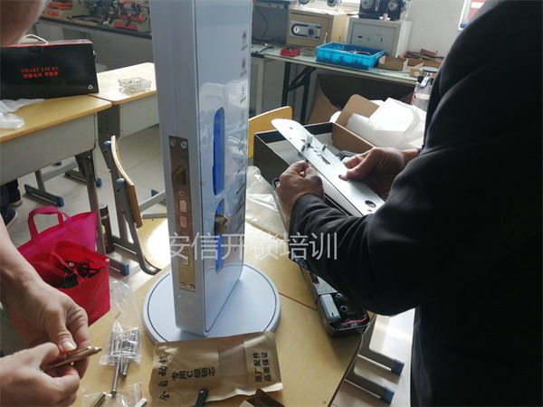 学习智能锁安装学徒价格是多少？